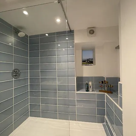 Rivulet Apartment